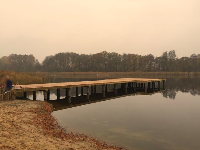 Działka rekreacyjna nad jeziorem (2)