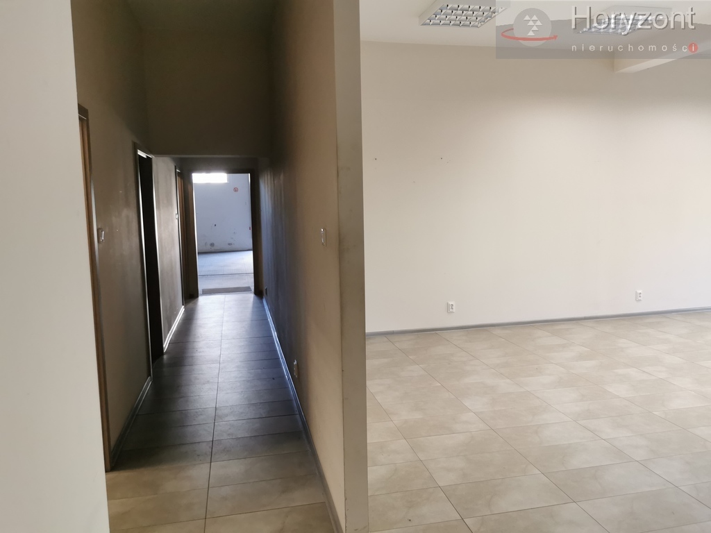 360m2 powierzchni biurowo-sklepowej/magazynowej (13)