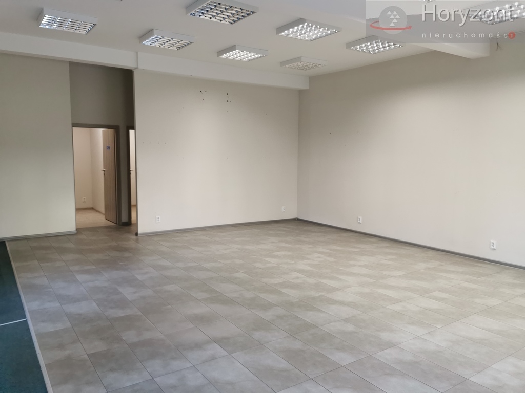 360m2 powierzchni biurowo-sklepowej/magazynowej (14)