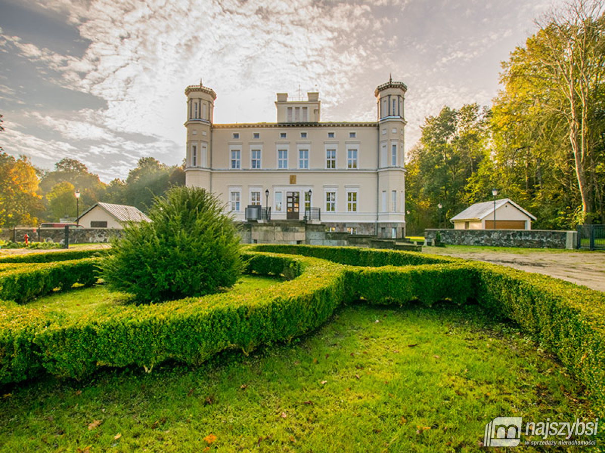 Apartament w stanie deweloperskim w pałacu. (1)