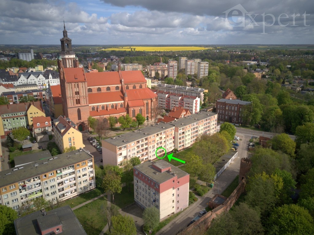 2 pokoje z balkonem na parterze ul. Krzywoustego (25)