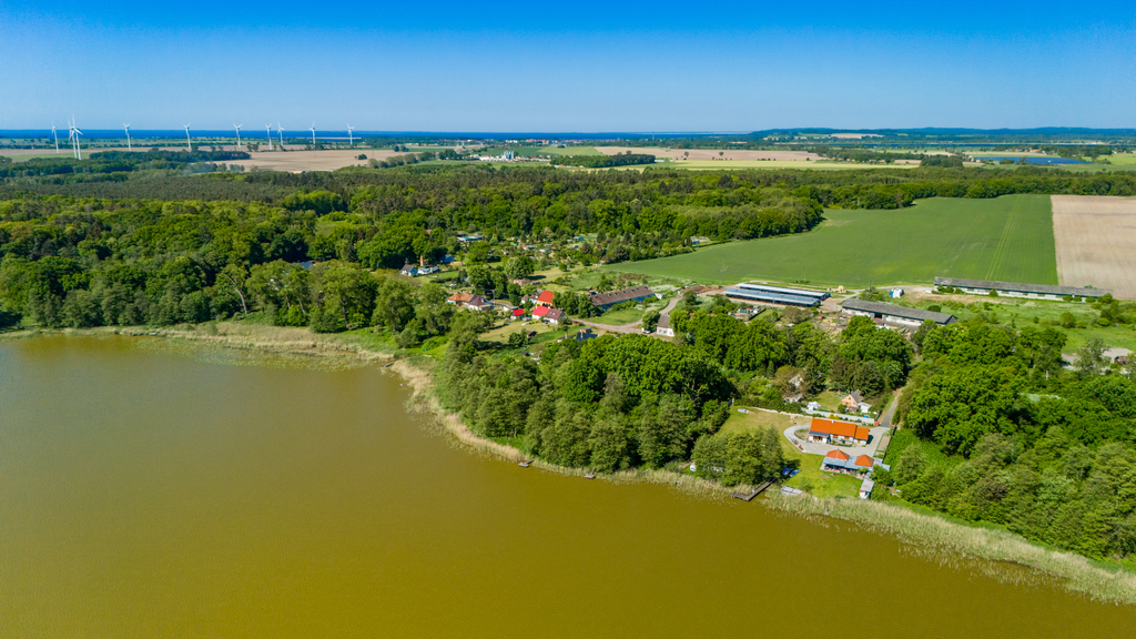 Piaski Wielkie, działka budowlana nad jeziorem (10)