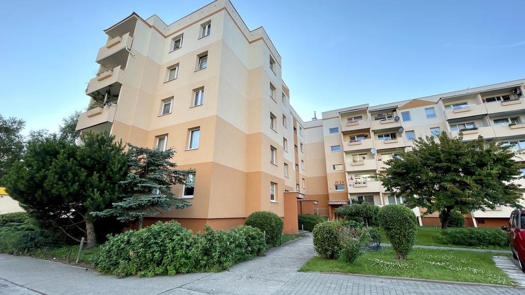Na sprzedaż 3 pokojowe mieszkanie w Kołobrzegu (1)