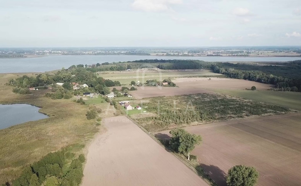 Malownicze działki nad Zalewem Kamieńskim. (1)