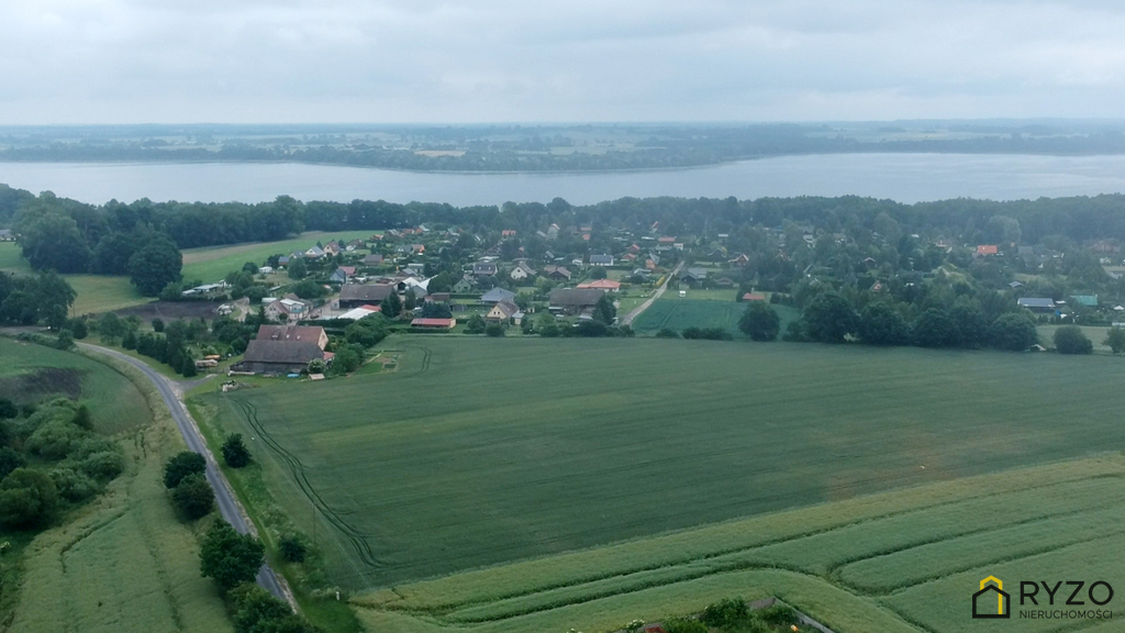 Działka z drewnianą stodołą. Jezioro Woświn. Las. (7)