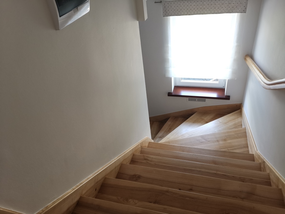 Komfortowy apartament z balkonem, antresolą +garaż (24)