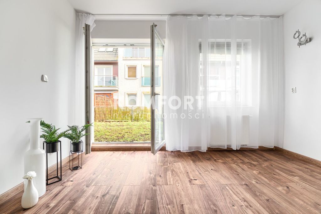 Apartament 2 pokojowy z ogrodem komórką i garażem (1)