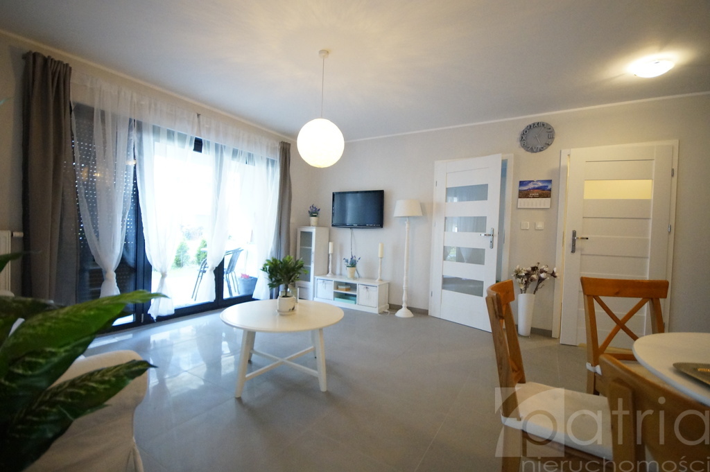 Apartament nad morzem- ogród, garaż! (2)