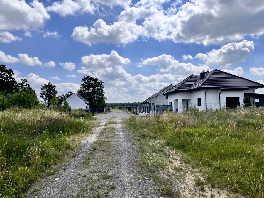 DZIAŁKA   W POBLIŻU JEZIORA MIEDWIE (2)