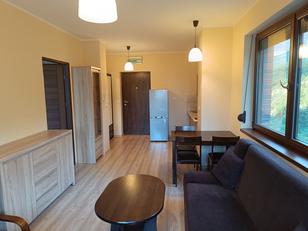 Apartament z ogródkiem, parking (1)