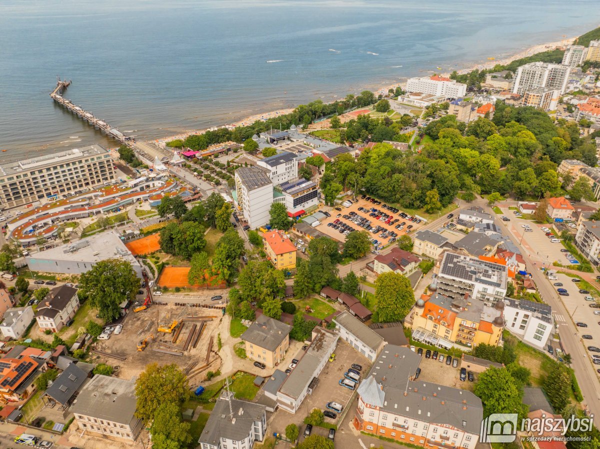 Międzyzdroje-  widok na park i molo. (35)