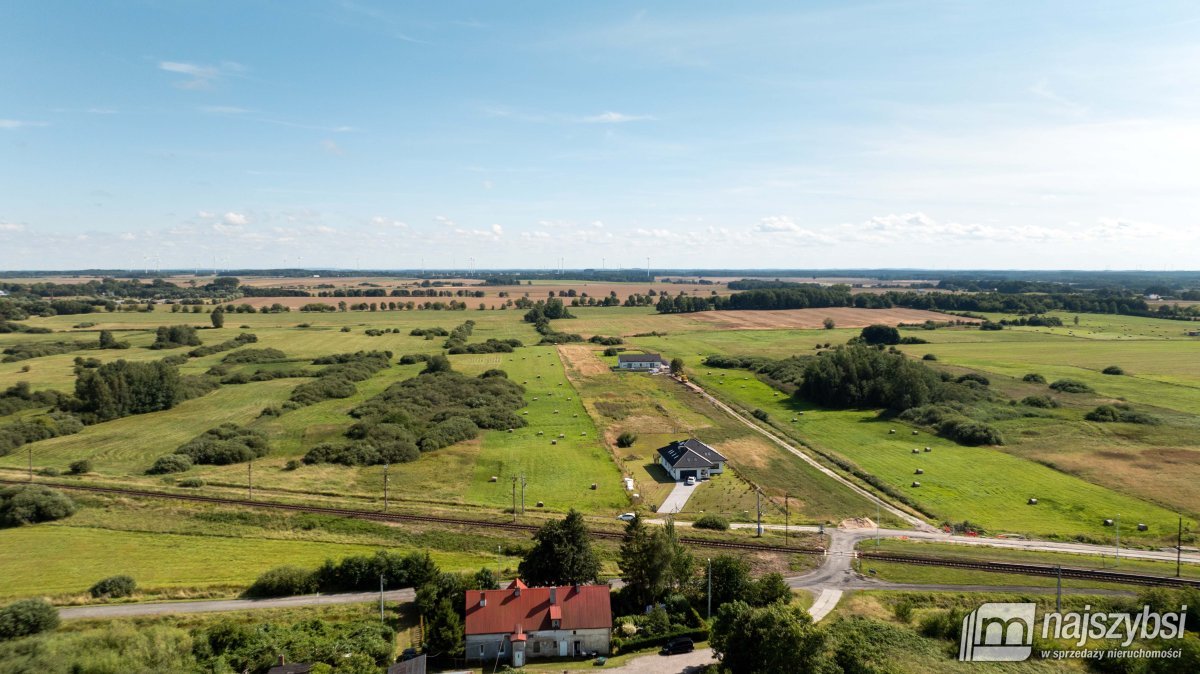 Kołobrzeg - dom z dwoma odrębnymi mieszkaniami (38)