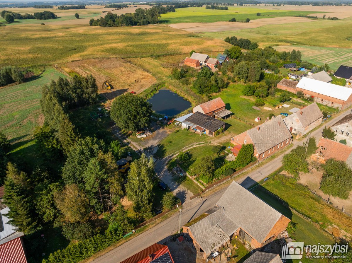 RECZ - UROK BUDYNKU Z CZERWONEJ CEGŁY, DUŻA DZIAŁK (11)