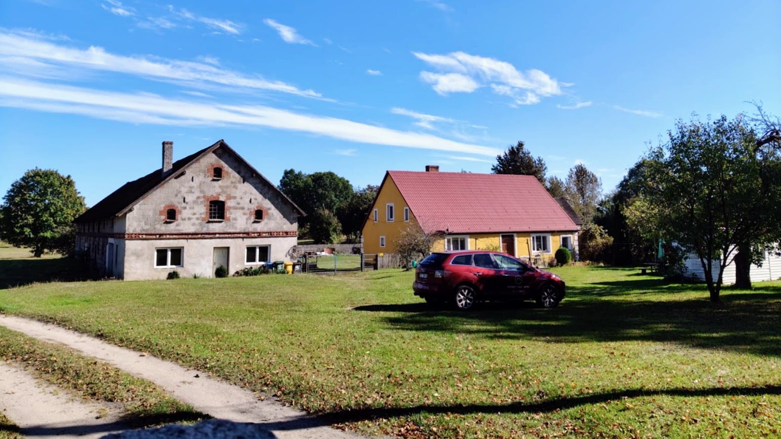 Dom nad Jeziorem , działka ponad Hektar  (14)