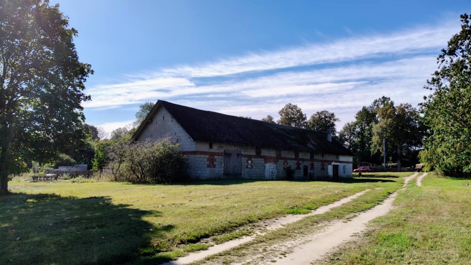 Dom nad Jeziorem , działka ponad Hektar  (16)