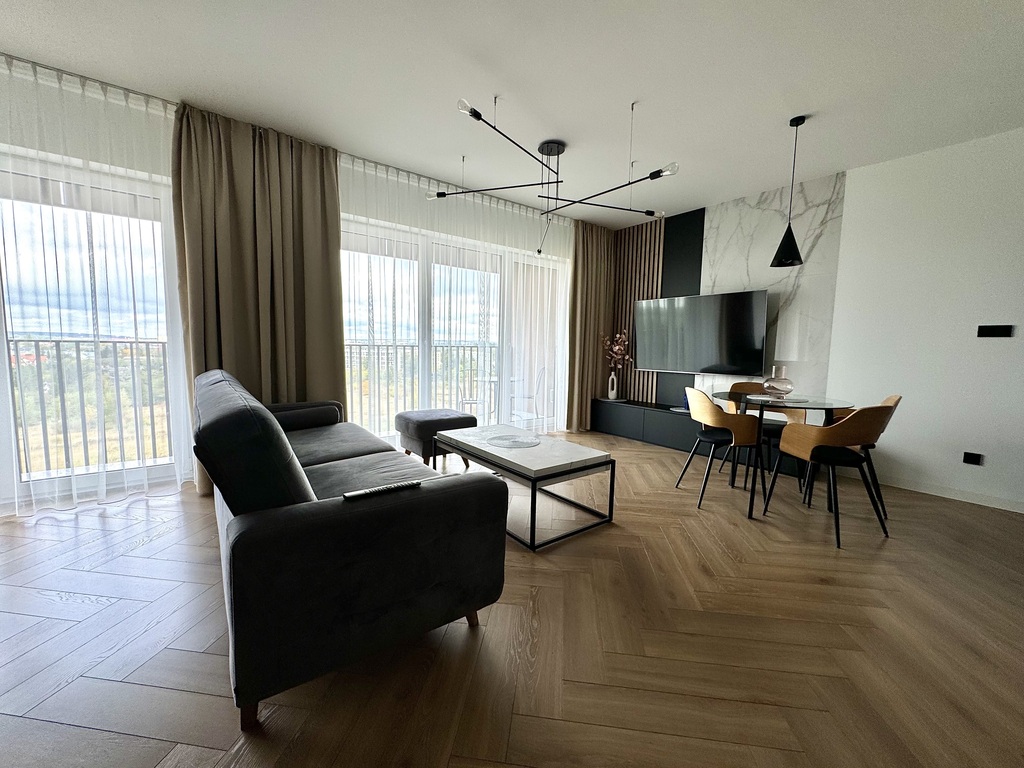 2 pokoje! Nowy apartament! Miejsce parkingowe w (1)