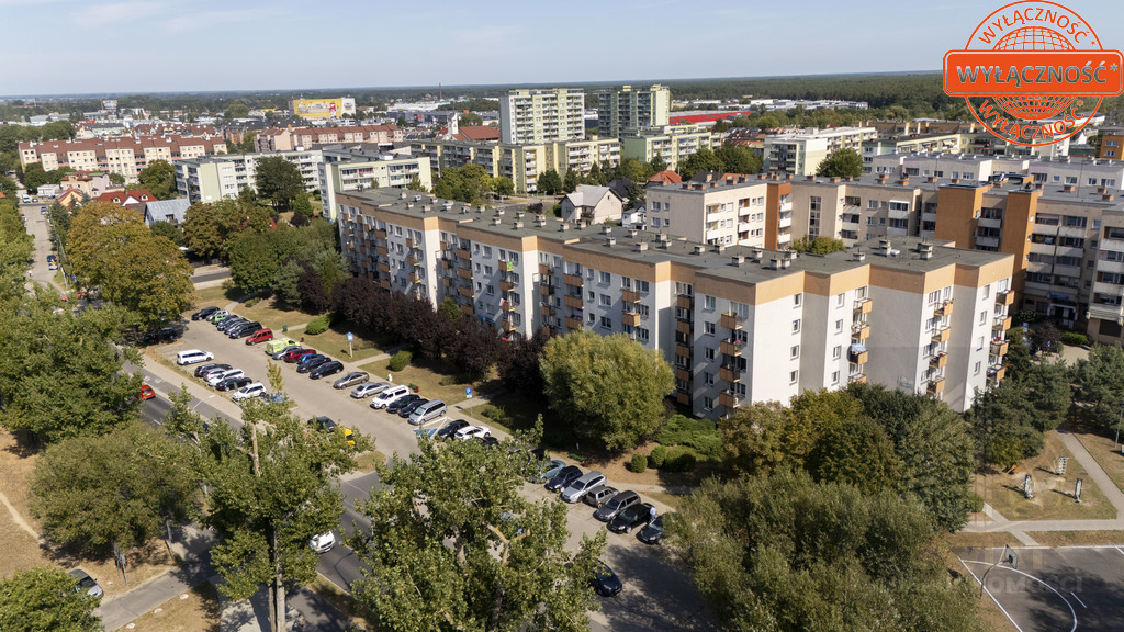 Na sprzedaż trzy rozkładowe pokoje. (17)