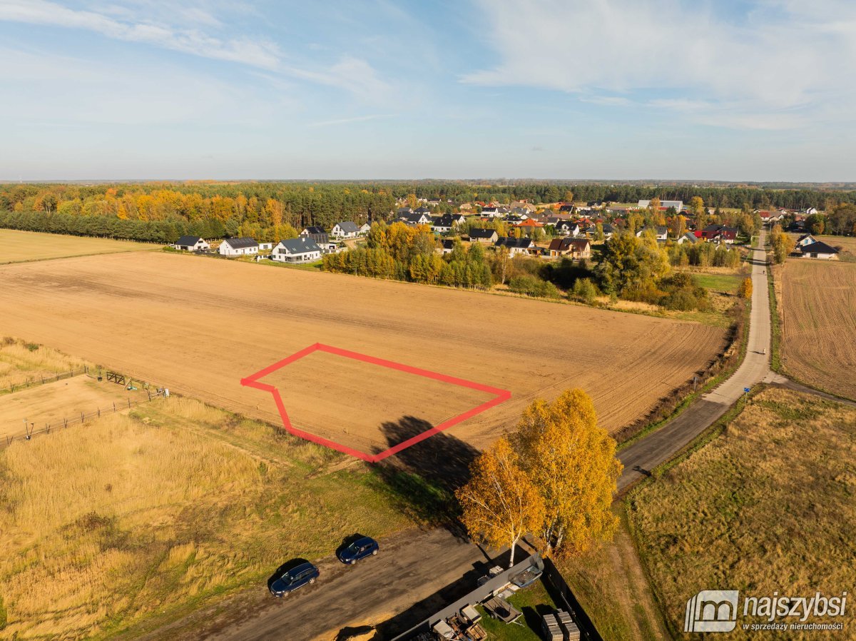 Podańsko- świetna działka w pięknej wsi. (1)