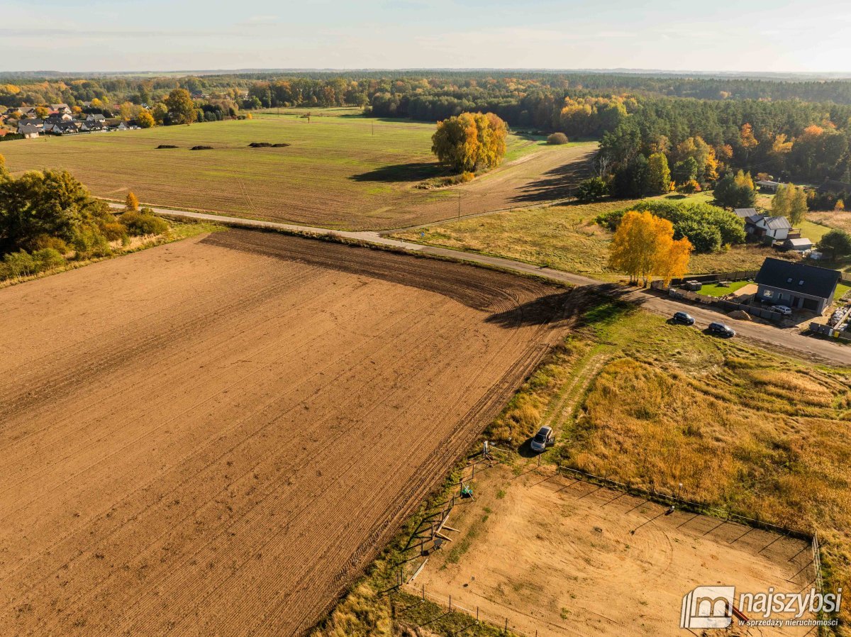 Podańsko- świetna działka w pięknej wsi. (14)