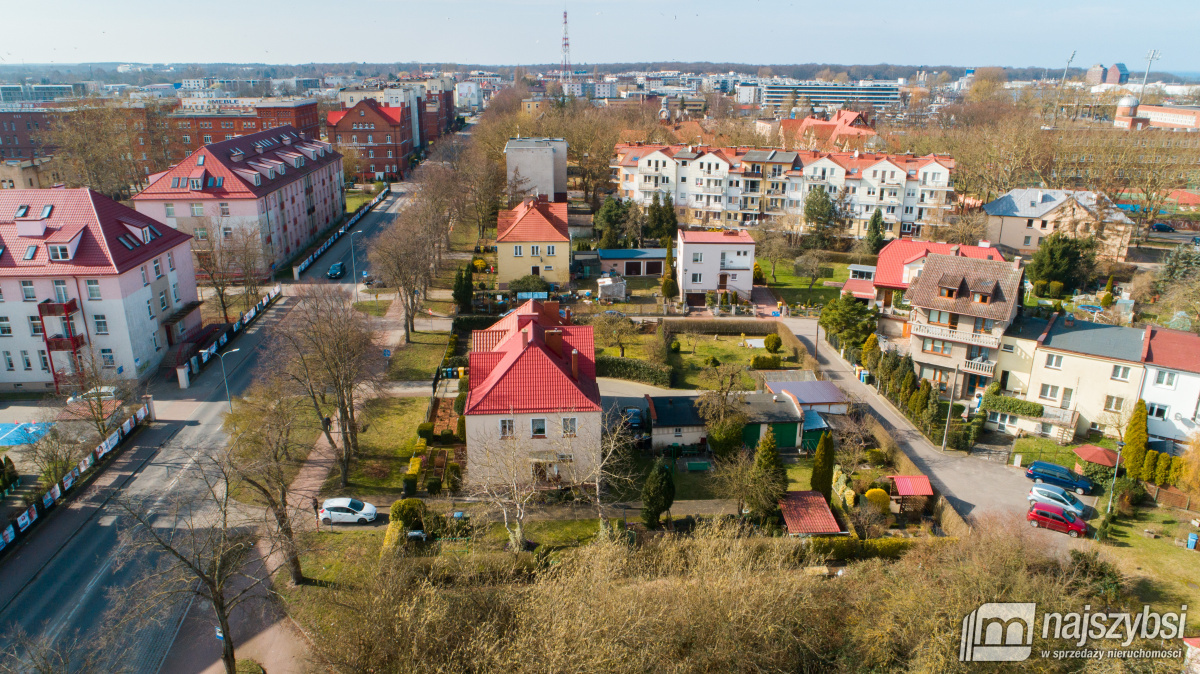 KOŁOBRZEG-4pok. Z GARAŻEM I OGRODEM CENTRUM MIASTA (22)