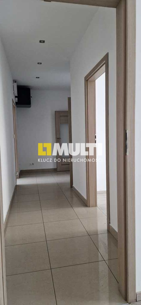 Stare Miasto- lokal biurowy 106 m2, witryny,parter (3)