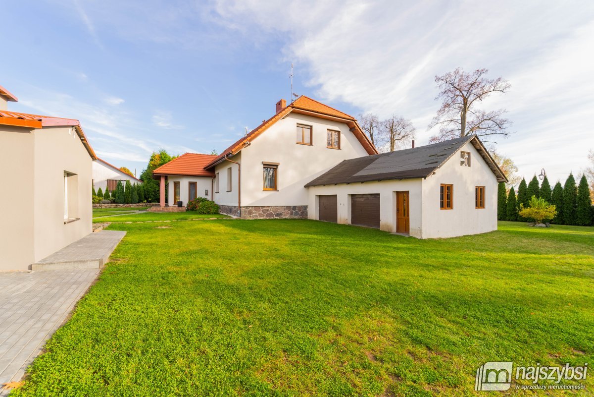 Nowogard - wyjątkowy dom z widokiem na jezioro  (7)