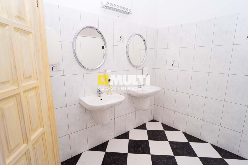 Klimatyzowany lokal o pow. 56 m2 + parking, Dąbie (3)