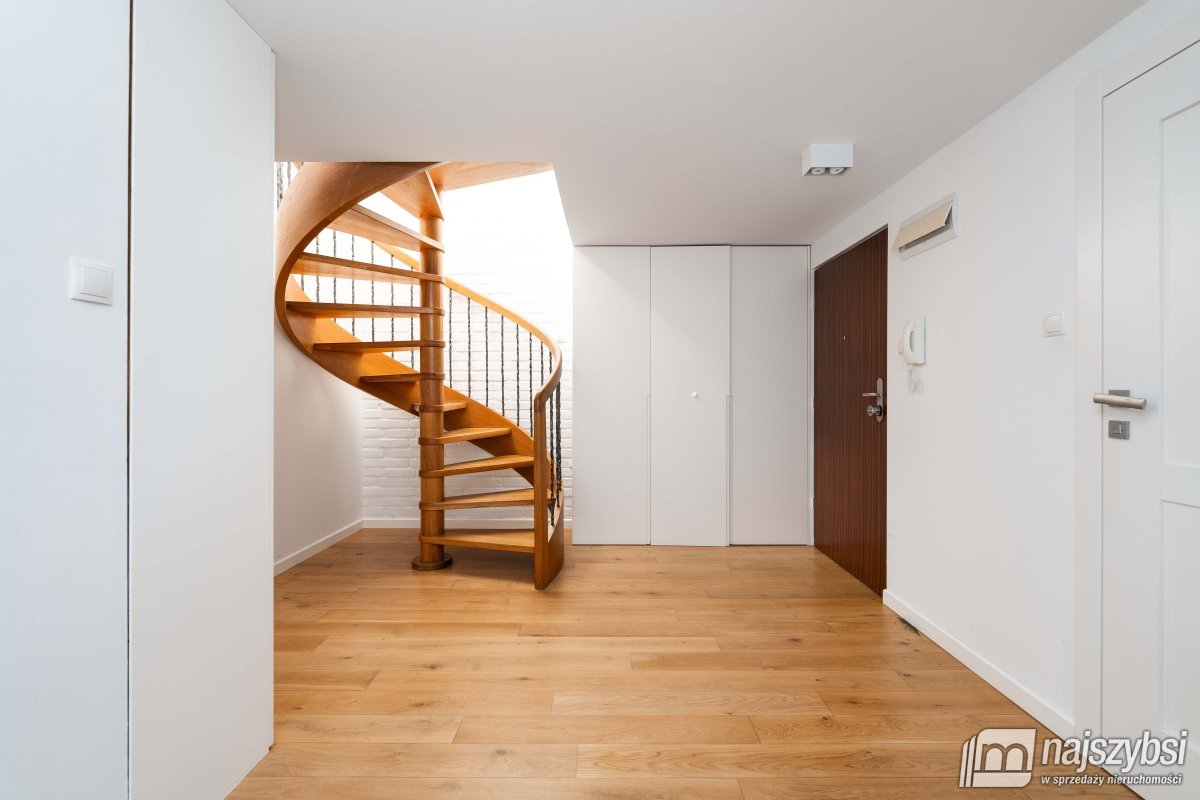 Kołobrzeg-Dwupoziomowy apartament przy promenadzie (13)