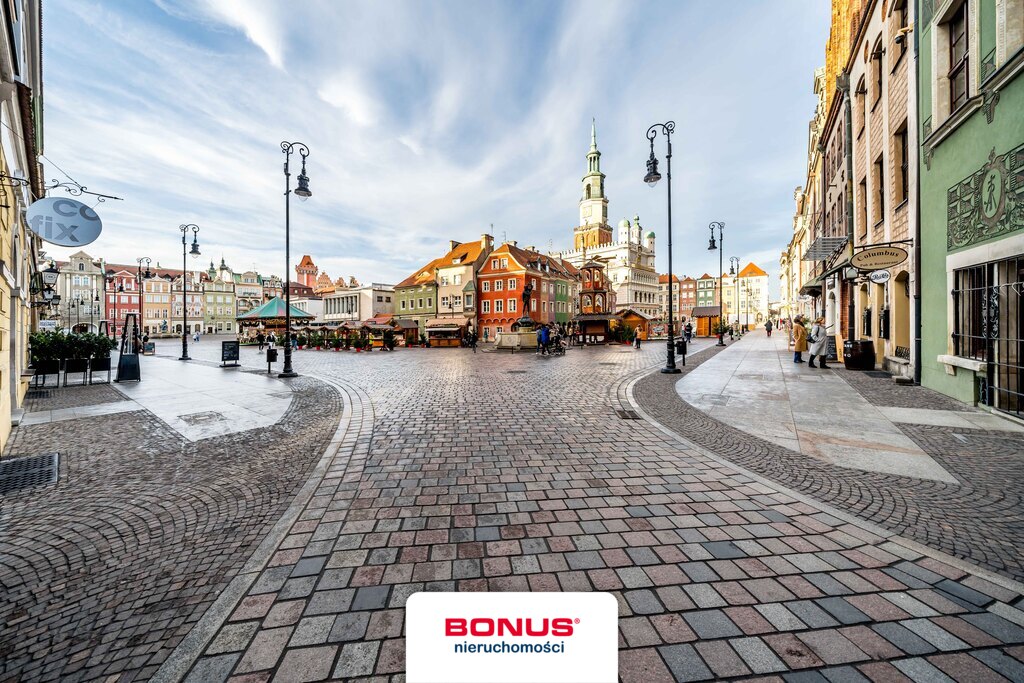 Stary Rynek - narożnik Wielkiej i Klasztornej (1)