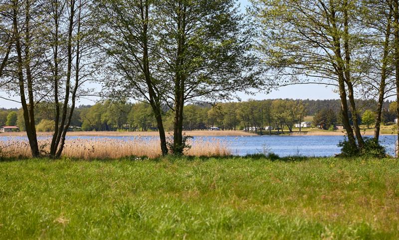 Duża działka budowlana nad jeziorem Lubie (9)