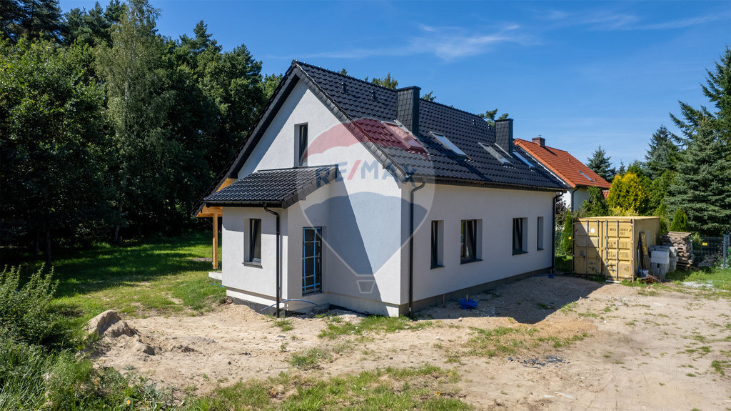 Dom w zabudowie bliźniaczej w Niekłonicach (29)