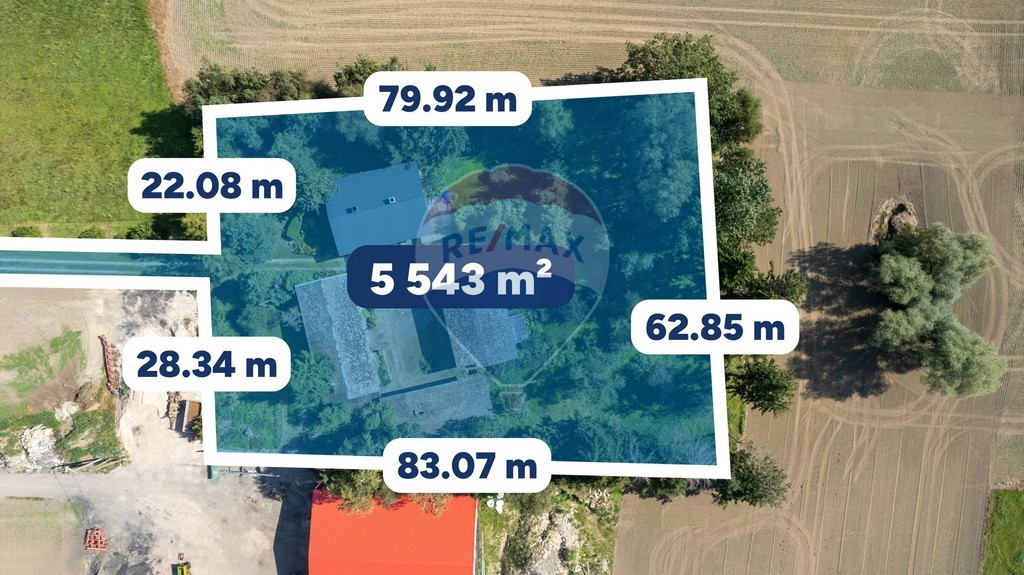 Wolnostojący dom na działce o pow. 5.543 m2! (5)