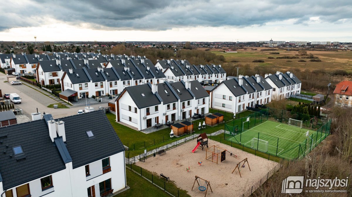 Kołobrzeg WYNAJEM - dom szeregowy z wiatą garażową (25)