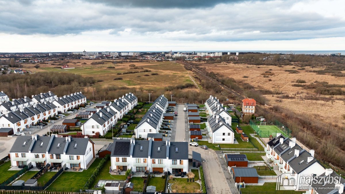 Kołobrzeg WYNAJEM - dom szeregowy z wiatą garażową (27)