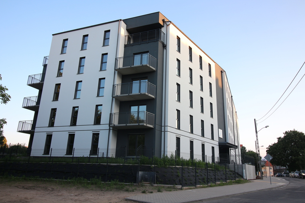 Piękne mieszkanie w apartamentowcu (1)