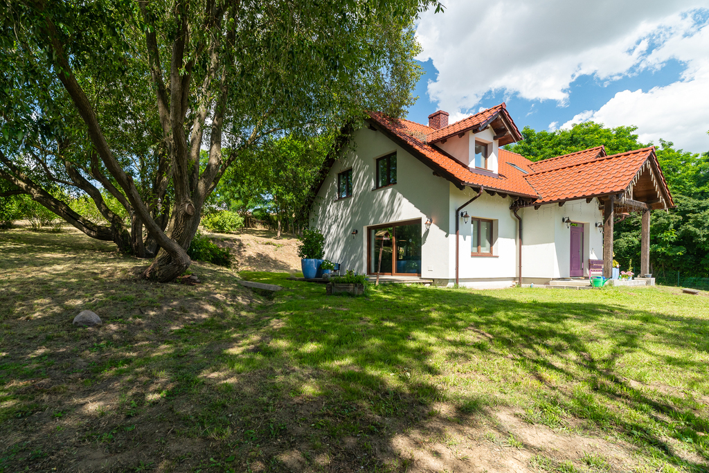 Piękny, nowoczesny dom rodzinny nad rzeką Odrą. (1)