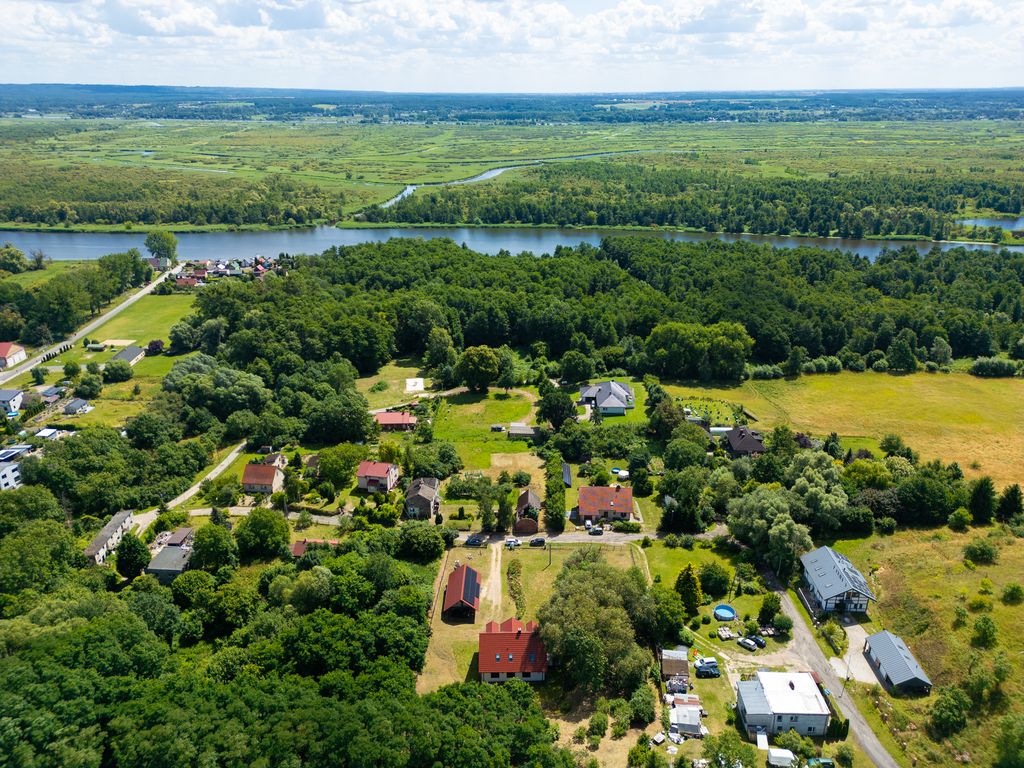 Piękny, nowoczesny dom rodzinny nad rzeką Odrą. (30)