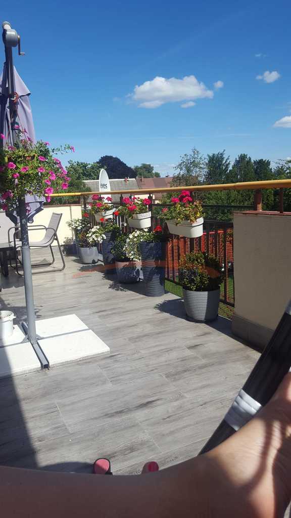 Na sprzedaż 3 pok. taras 22m2 , balkon , garaż. (21)