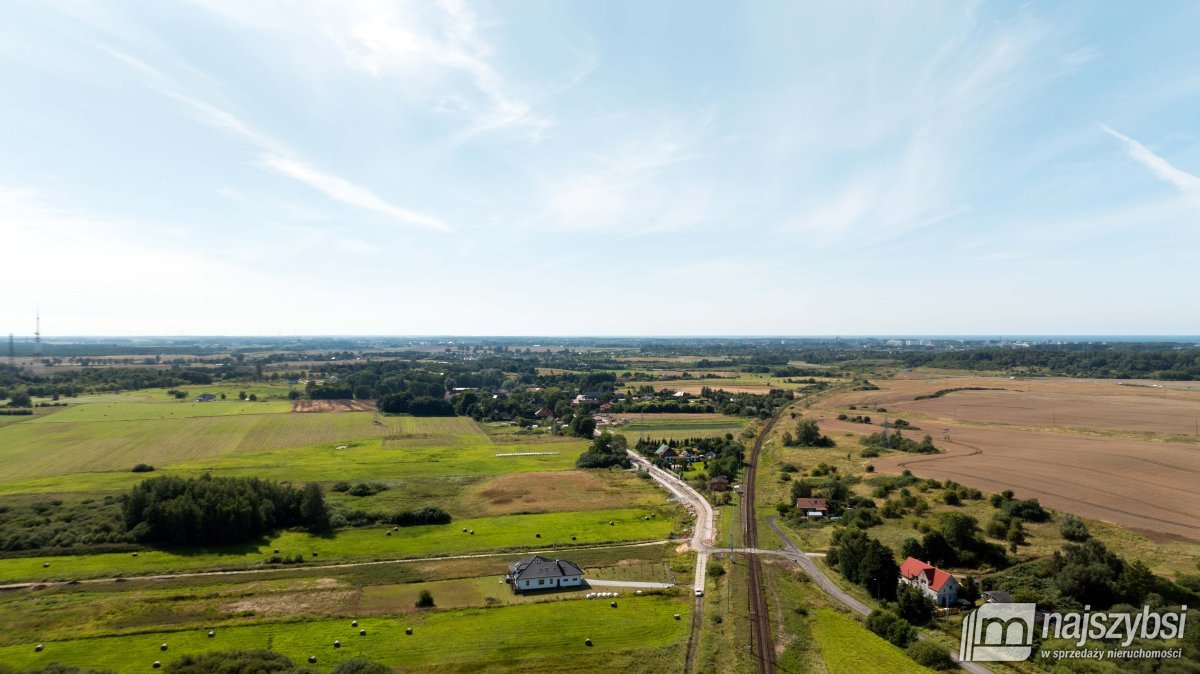 Kołobrzeg - dom z dwoma odrębnymi mieszkaniami (37)