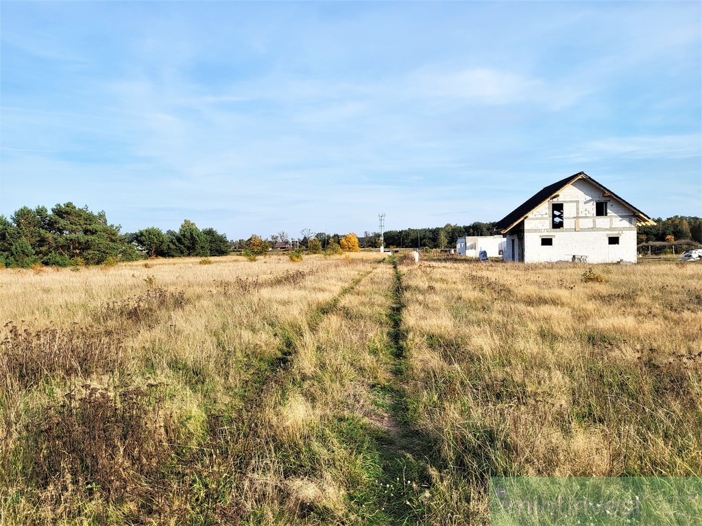 Atrakcyjna działka budowlana z mediami (6)